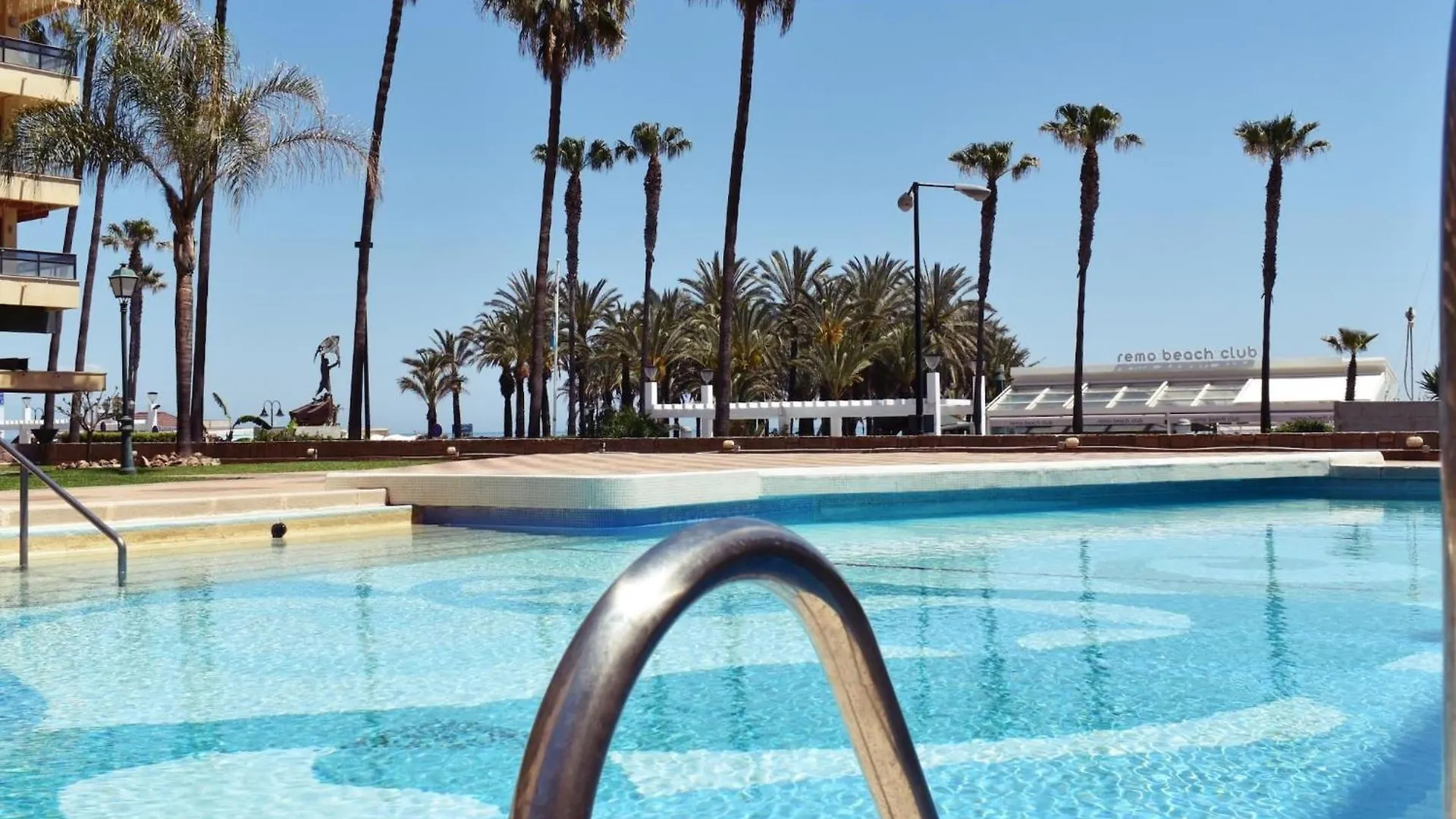 Apartment Luminoso Apartamento De 3 Dormitorios A Pie De Playa En Torremolinos