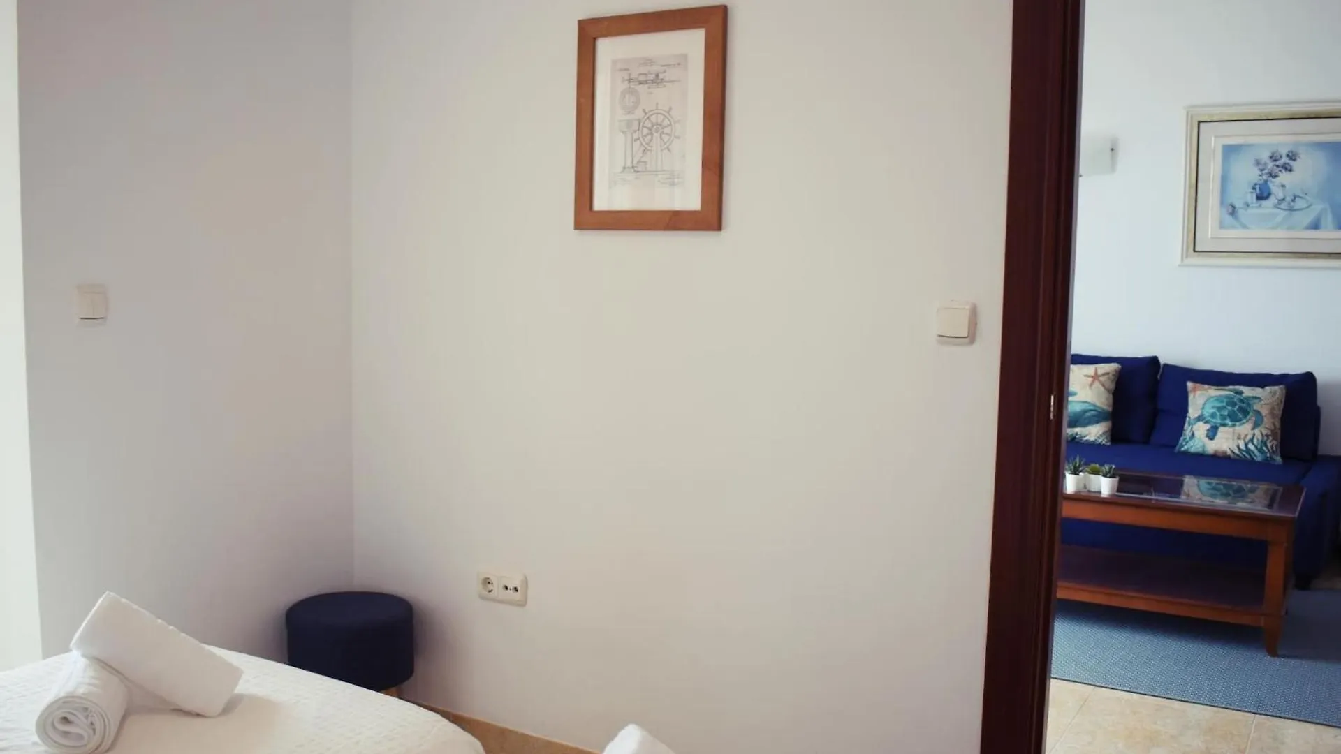 Luminoso Apartamento De 3 Dormitorios A Pie De Playa En Torremolinos Apartment