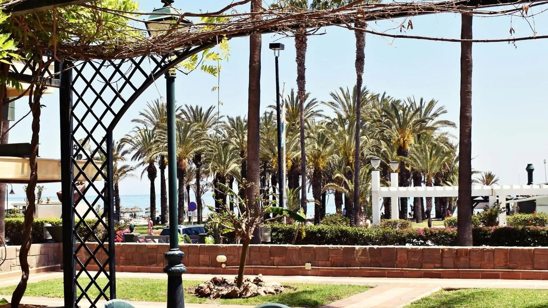 Luminoso Apartamento De 3 Dormitorios A Pie De Playa En Torremolinos 0*,